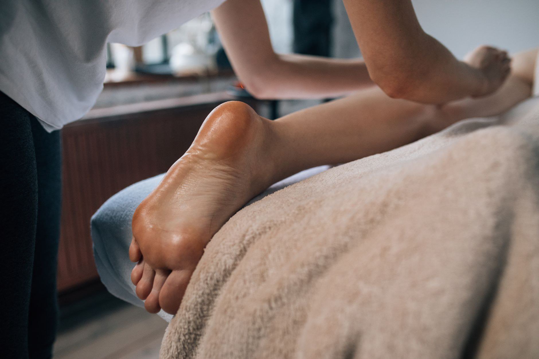 Massage Chân Quận 1: Bí Quyết Tăng Hiệu Quả Cho Dân IT